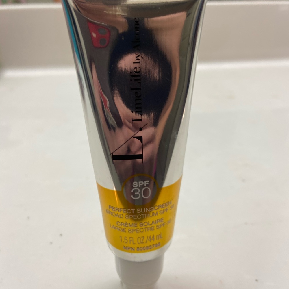 Limelife SPF 30 sunscreen and face primer in one